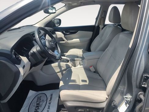 Used 2022 Nissan Rogue Sport SL w/ Premium Package FWD image 9