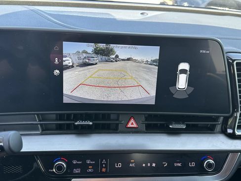 Used 2025 Kia Sportage EX FWD image 32