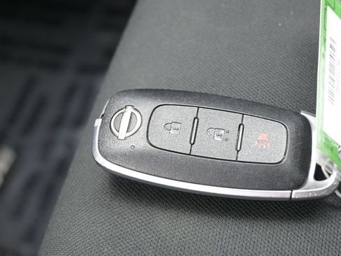 Used 2024 Nissan Rogue S FWD image 25