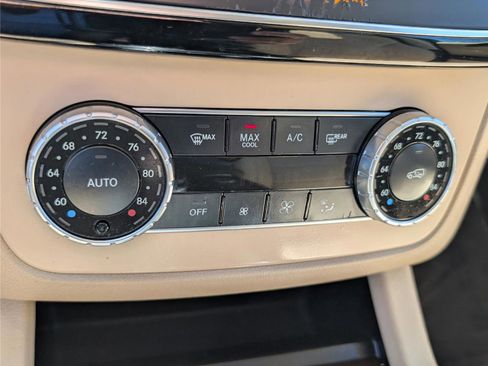 Used 2017 Mercedes-Benz GLS 450 4MATIC image 32