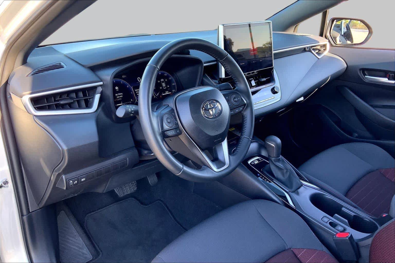 Used 2026 Toyota Corolla SE w/ SE Package FWD image 17