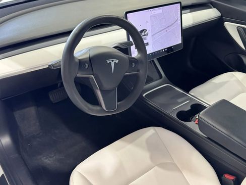 Used 2021 Tesla Model 3 Standard Range Plus image 13