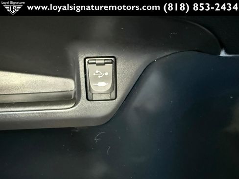 Used 2018 Toyota C-HR XLE FWD image 23