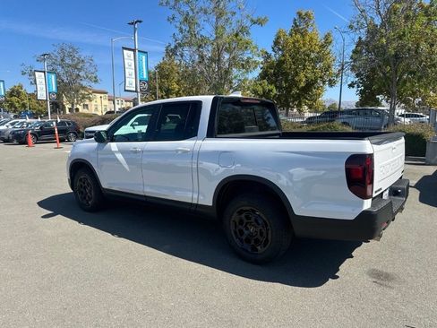 Used 2025 Honda Ridgeline TrailSport+ image 4