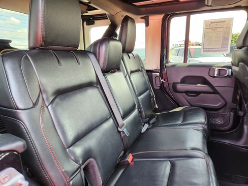 Used 2020 Jeep Wrangler Unlimited Rubicon w/ Safety Group image 15