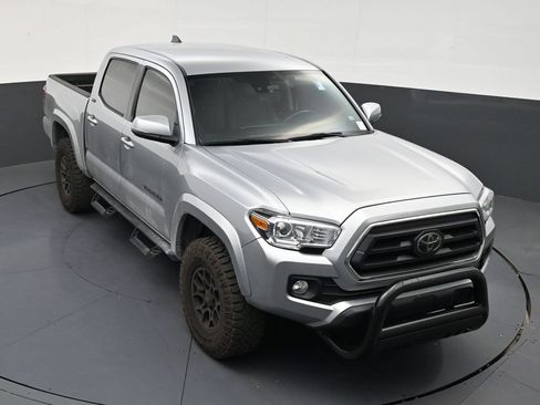 Used 2022 Toyota Tacoma SR5 w/ Technology Package RWD image 18