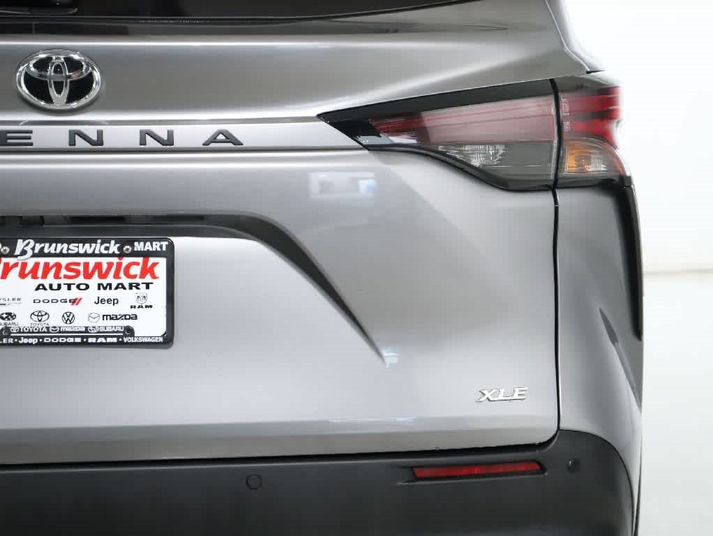 Used 2026 Toyota Sienna XLE AWD/4WD image 43