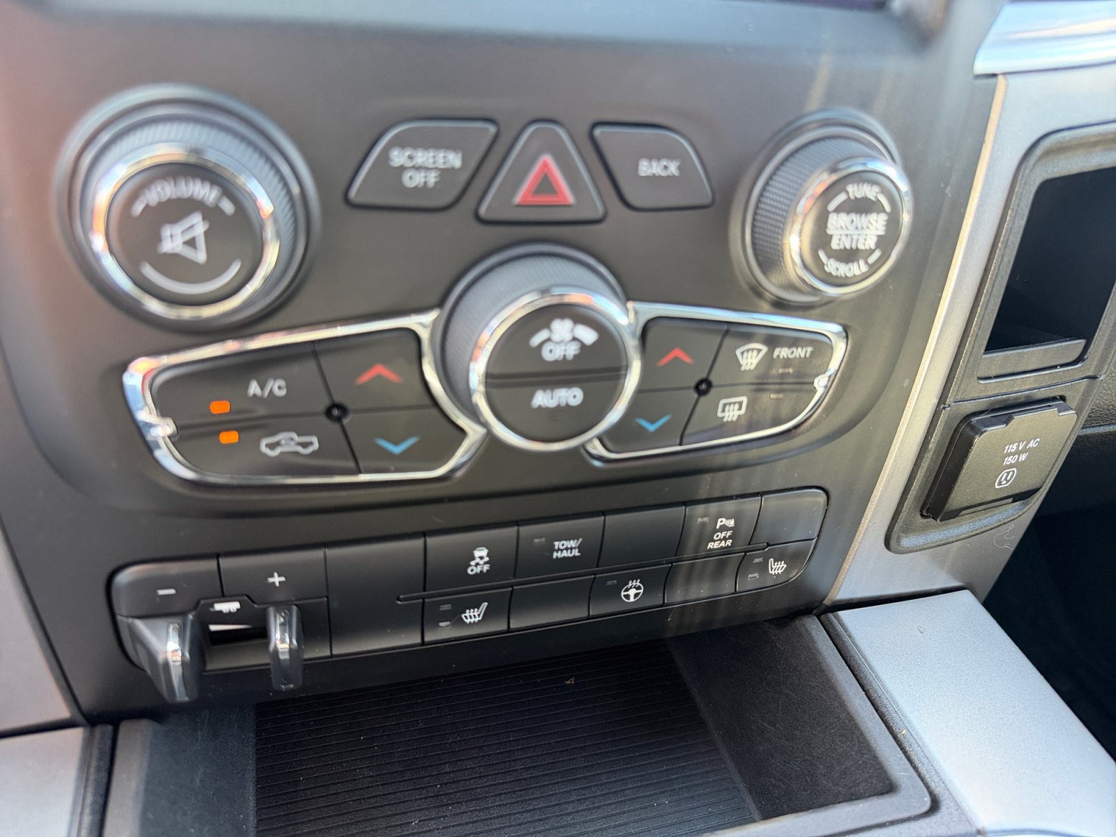 Used 2021 RAM 1500 Warlock AWD/4WD image 27