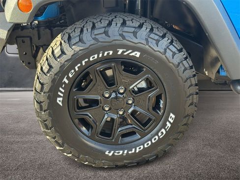 Used 2016 Jeep Wrangler Sport image 8