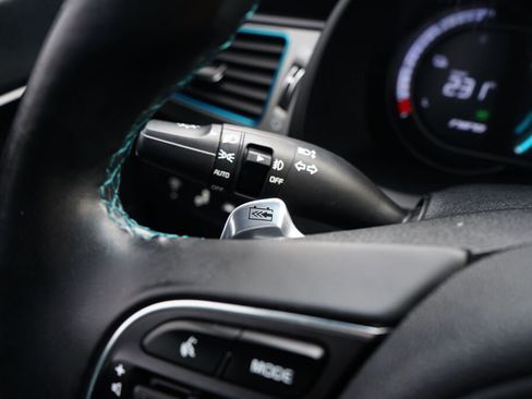 Used 2019 Kia Niro EX Premium w/ Cold Weather Package 1.0 image 25