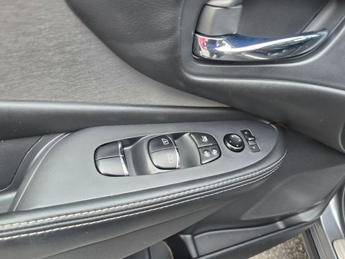 Used 2020 Nissan Murano SL w/ Moonroof Package AWD/4WD image 18