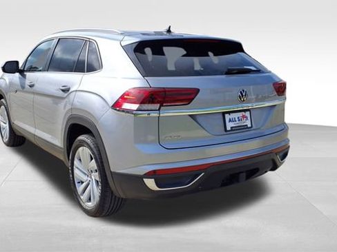Used 2023 Volkswagen Atlas Cross Sport SE w/ Panoramic Sunroof Package image 7