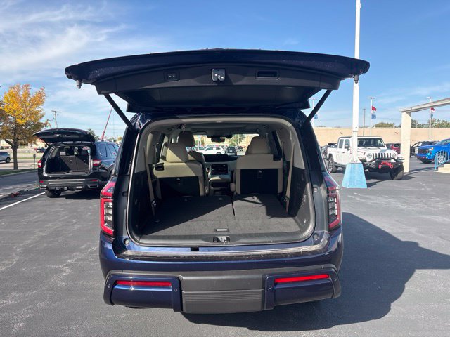 Used 2025 Nissan Armada Platinum AWD/4WD image 9
