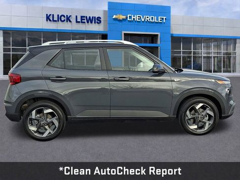 Used 2026 Hyundai Venue SEL image 8