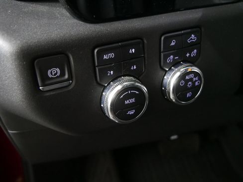 Used 2025 GMC Sierra 1500 SLT w/ SLT Premium Plus Package AWD/4WD image 22