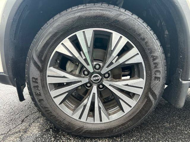 Certified 2023 Nissan Rogue SV AWD/4WD image 10