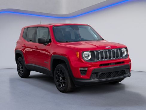 Used 2023 Jeep Renegade Latitude AWD/4WD image 5