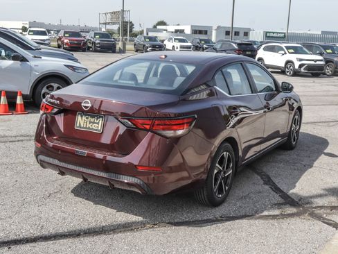 Used 2025 Nissan Sentra SV FWD image 4