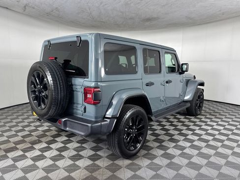 Certified 2025 Jeep Wrangler Unlimited Sahara AWD/4WD image 6