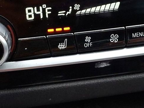 Used 2021 BMW 530e w/ Parking Assistance Package image 33