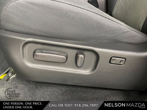 Used 2022 Toyota Tacoma TRD Off-Road image 18