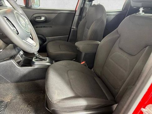 Used 2020 Jeep Renegade Latitude FWD image 9