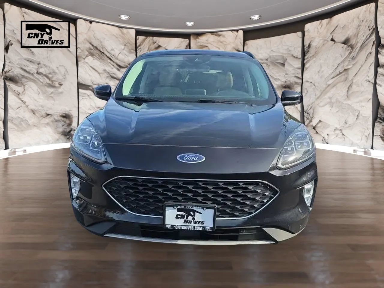 Used 2021 Ford Escape Titanium FWD image 2