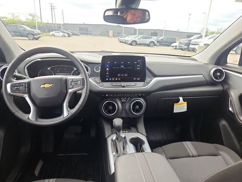 Used 2025 Chevrolet Blazer LT w/ Convenience Package AWD/4WD image 13
