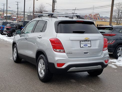 Used 2020 Chevrolet Trax LT w/ LT Convenience Package image 7
