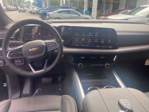 New 2025 Chevrolet Suburban Premier w/ Sun And Tow Package image 16