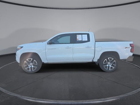 Certified 2024 Chevrolet Colorado Z71 w/ Z71 Convenience Package 2 AWD/4WD image 5