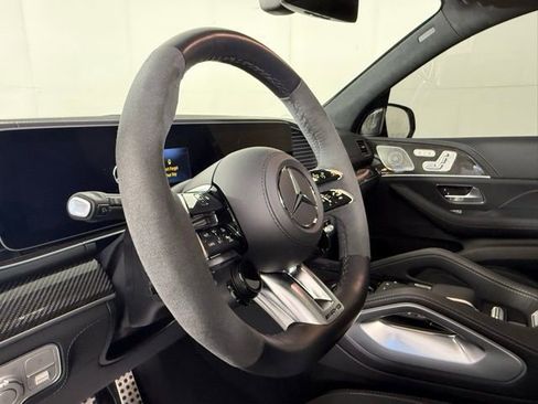 Used 2025 Mercedes-Benz GLS 63 AMG 4MATIC image 16