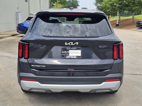 Used 2026 Kia Sorento LX FWD image 32
