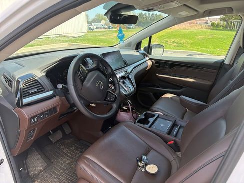 Used 2025 Honda Odyssey Touring image 9