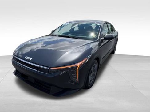 Used 2025 Kia K4 FWD image 2