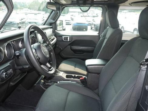Used 2019 Jeep Wrangler Sport AWD/4WD image 3