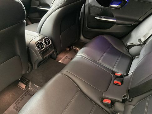 Used 2022 Mercedes-Benz C 300 Sedan image 11