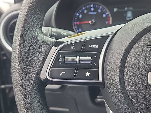 Certified 2023 Kia Forte LXS FWD image 18