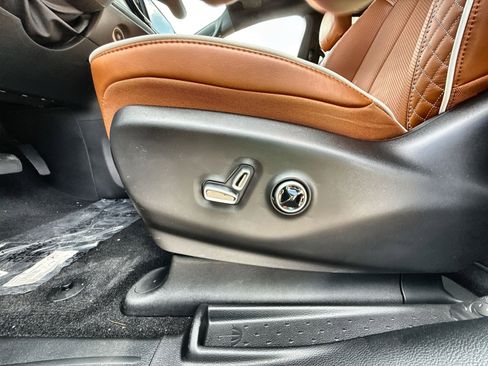 New 2026 Chrysler Pacifica Pinnacle image 14