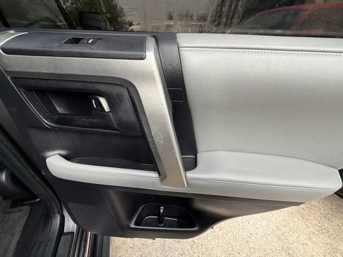 Used 2012 Toyota 4Runner SR5 AWD/4WD image 26