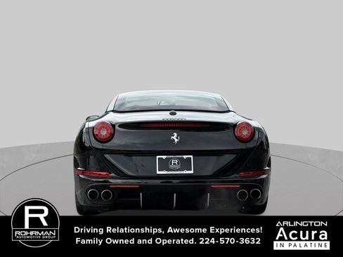 Used 2015 Ferrari California T RWD image 4
