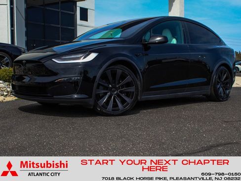 Used 2022 Tesla Model X Plaid image 1