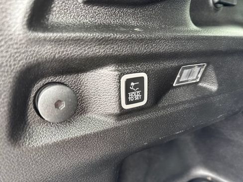 Used 2023 Jeep Grand Cherokee L Laredo AWD/4WD image 35