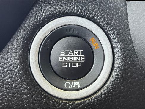 Used 2024 RAM 1500 Laramie AWD/4WD image 22