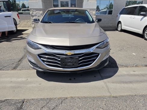Used 2023 Chevrolet Malibu LT w/ Driver Confidence Package FWD image 2