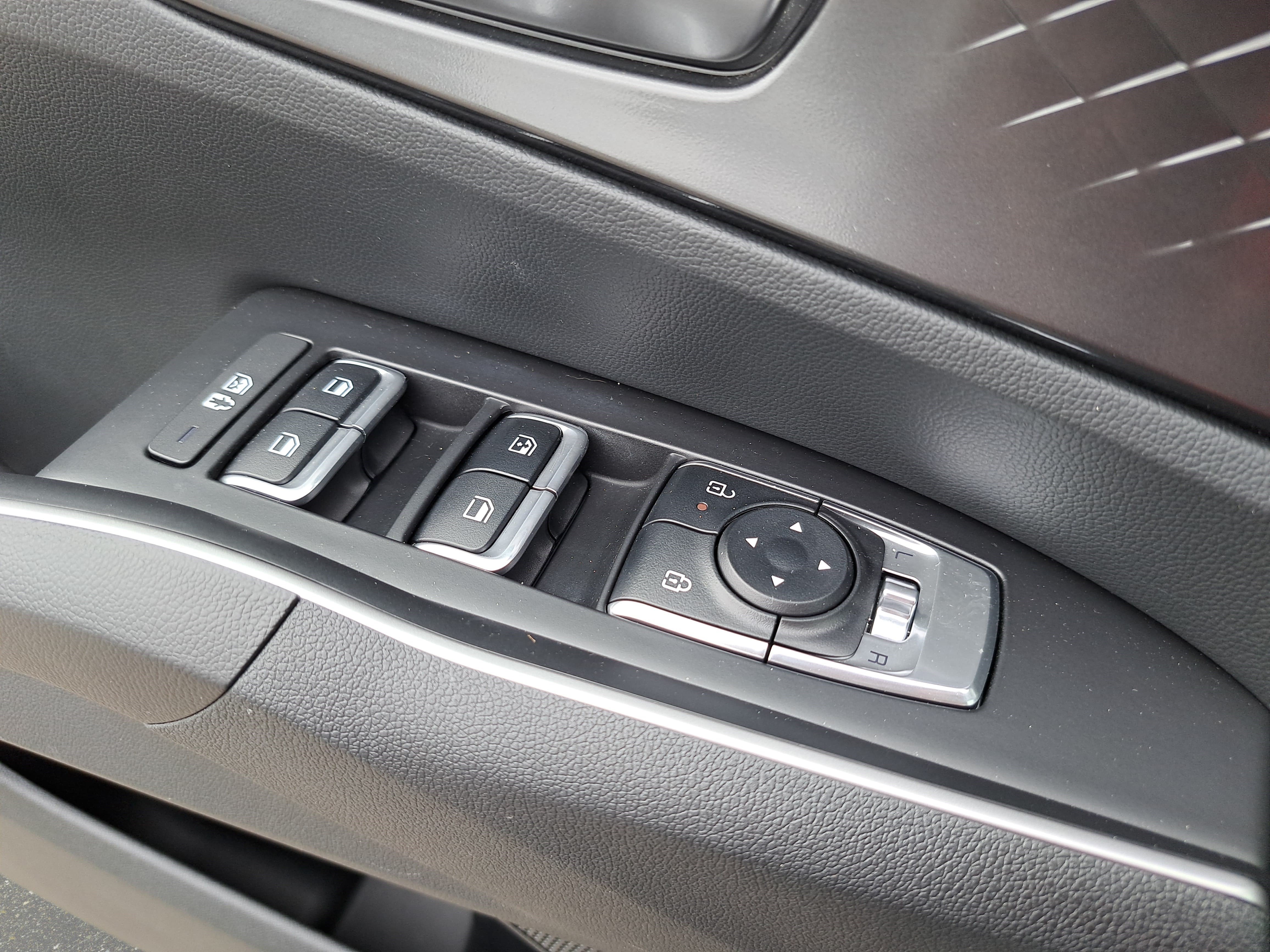 Used 2025 Kia Sorento S w/ Panoramic Sunroof Package FWD image 28
