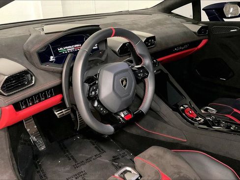 Used 2024 Lamborghini Huracan Tecnica image 7