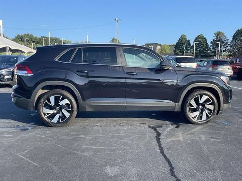 Certified 2024 Volkswagen Atlas Cross Sport SE FWD image 8