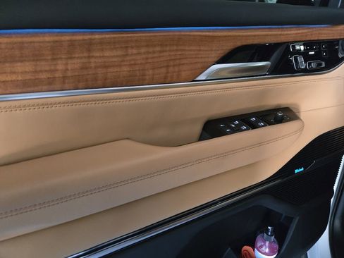 Used 2024 Jeep Grand Wagoneer Series III w/ HD Trailer Tow Package image 7