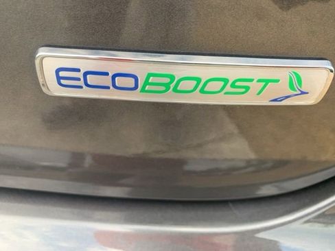 Used 2020 Ford Edge SE image 10